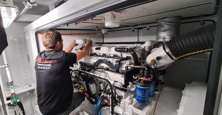Techniciens spécialisés dans la mécanique marine diesel Fréjus