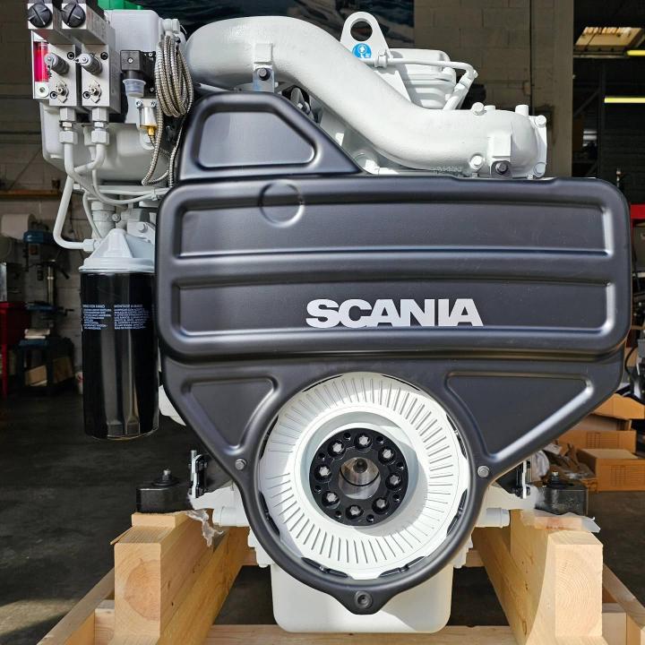 Reconstruction de moteur de bateau Fréjus