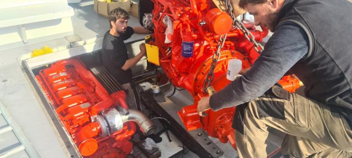 Techniciens spécialisés dans la mécanique marine diesel Fréjus