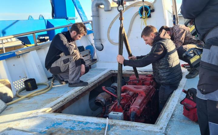 Reconstruction de moteur de bateau Fréjus