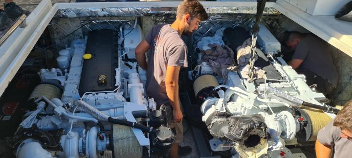 Techniciens spécialisés dans la mécanique marine diesel Fréjus